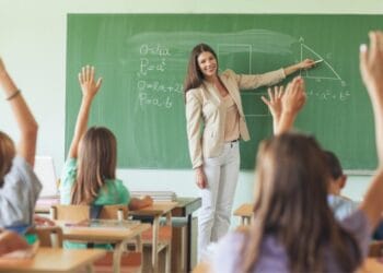 4 Hal yang Harus Diperhatikan Saat Melamar Kerja Menjadi Guru