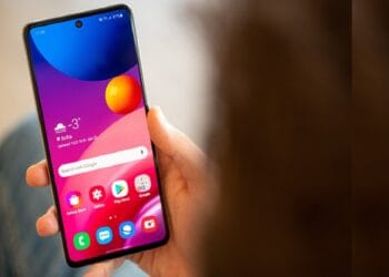 7 Cara Mudah Hemat Baterai HP yang Boros