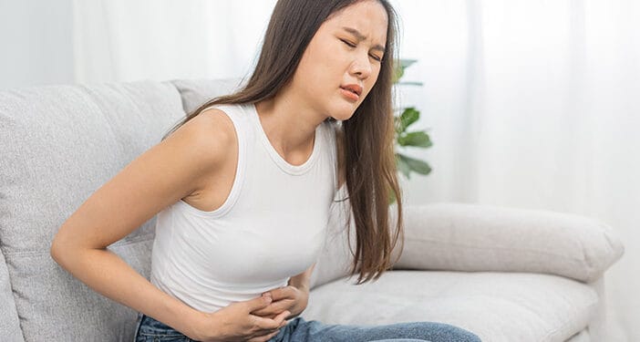 6 Cara Mengatasi Sakit Perut Secara Alami dan Medis 1 Cara Mengatasi Sakit Perut