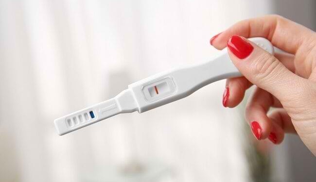 5 Cara Menggunakan Tespek Kehamilan yang Benar 1 5 Cara Menggunakan Tespek Kehamilan yang Benar