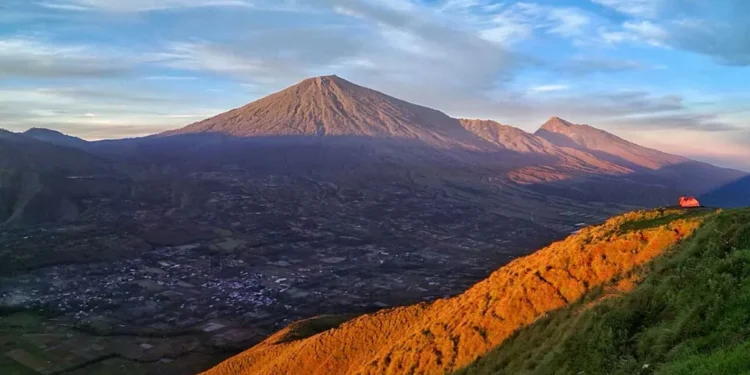 Inilah 6 Bukit di Lombok yang Memiliki Pemandangan Sangat Indah 1 Inilah 6 Bukit di Lombok yang Memiliki Pemandangan Sangat Indah