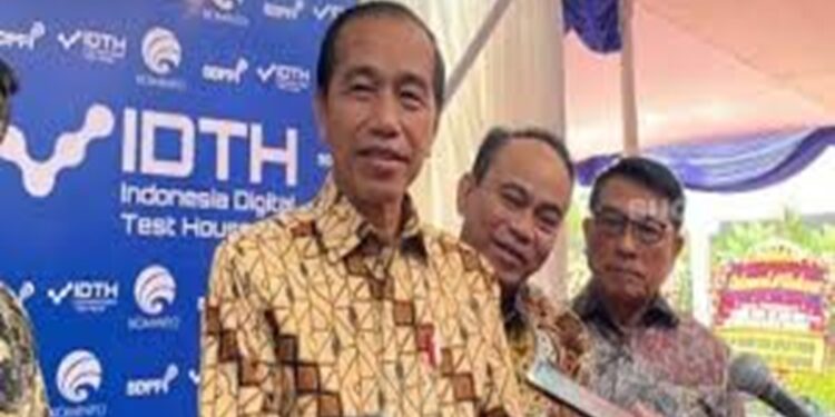 Tanggapan Jokowi Mengenai Pesan Luhut Terhadap Prabowo Tak Bawa 'Orang Toxic' 1 tanggapan-jokowi-mengenai-pesan-luhut-terhadap-prabowo-tak-bawa-orang-toxic