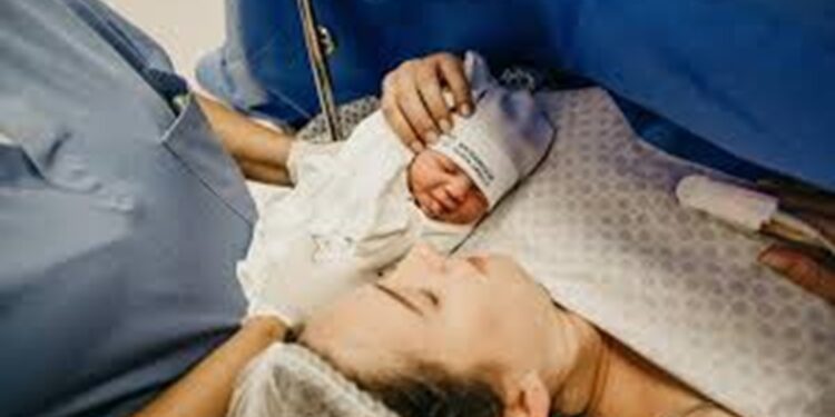 arti-mimpi-melihat-orang -mlahirkan