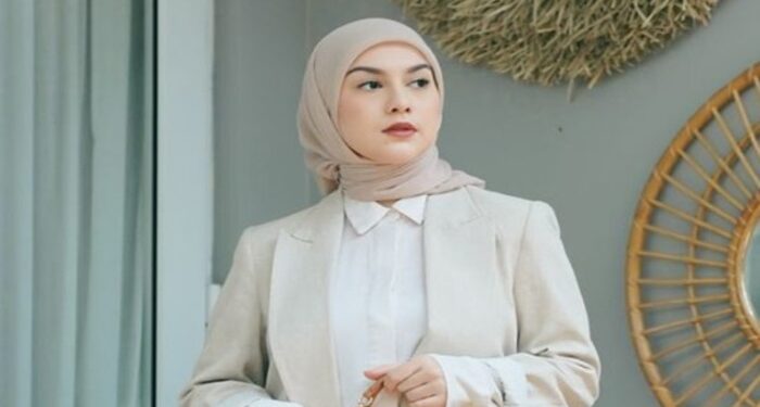 Dikabarkan Dekat dengan Pria, Irish Bella: Pengennya Disegerakan 1 Dikabarkan Dekat dengan Pria, Irish Bella: Pengennya Disegerakan