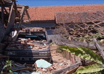 Gempa Bandung: 82 Cedera, 800 Bangunan Rusak 14 Jadwal Kereta Whoosh Dibatalkan