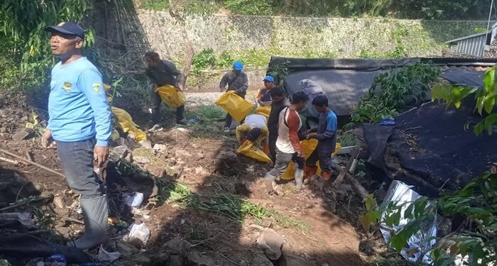 Terjadi Longsor di Baksil Bandung, Diduga karena Kebocoran Pipa PDAM