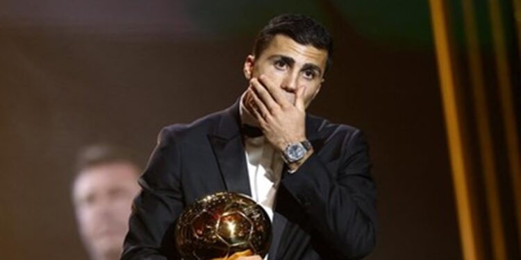 Kalahkan Vinicius dan Bellingham, Rodri Rebut Gelar Pemain Terbaik Dunia Ballon d'Or 2024