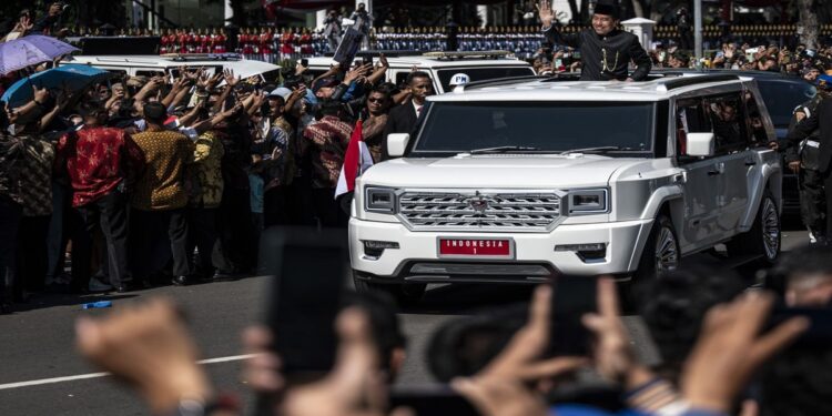 Prabowo Perintahkan Maung Pindad Jadi Mobil Dinas Menteri Kabinet Merah Putih, Ini Keunggulannya 1 Prabowo Perintahkan Maung Pindad Jadi Mobil Dinas Menteri Kabinet Merah Putih, Ini Keunggulannya