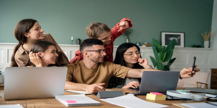 Tidak Siap Bekerja dan Sombong, Banyak Perusahaan Pecat Pekerja Gen Z